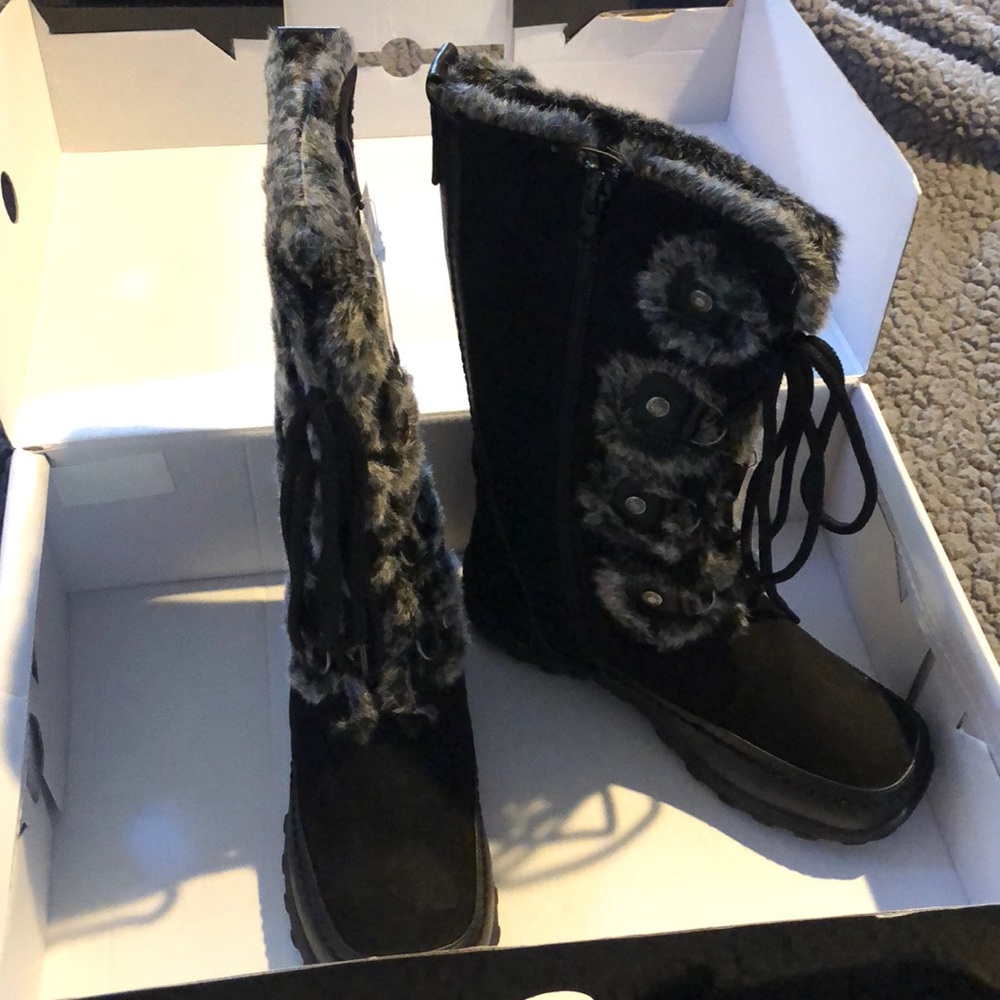 Nine West girls winter boots.